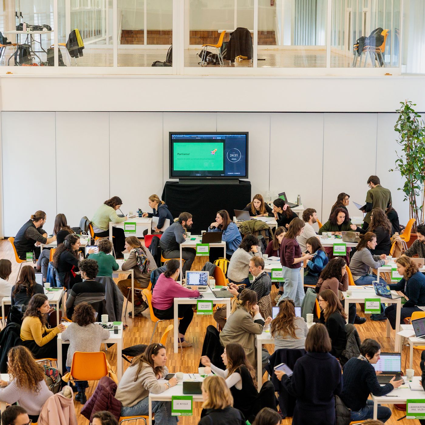 Abbiamo lavorato con 75 organizzazioni culturali in Italia per progettare la loro transizione verso la sostenibilità ambientale, nell'ambito di un progetto finanziato dall'UE e guidato dal Circolo del Design. 